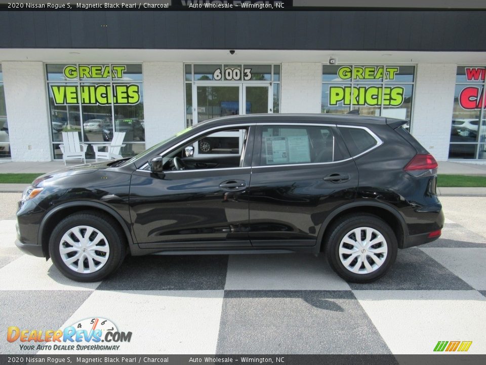 2020 Nissan Rogue S Magnetic Black Pearl / Charcoal Photo #1