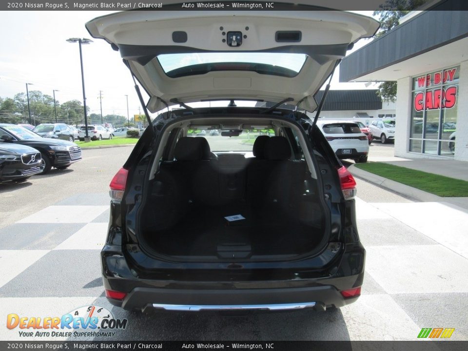2020 Nissan Rogue S Magnetic Black Pearl / Charcoal Photo #5