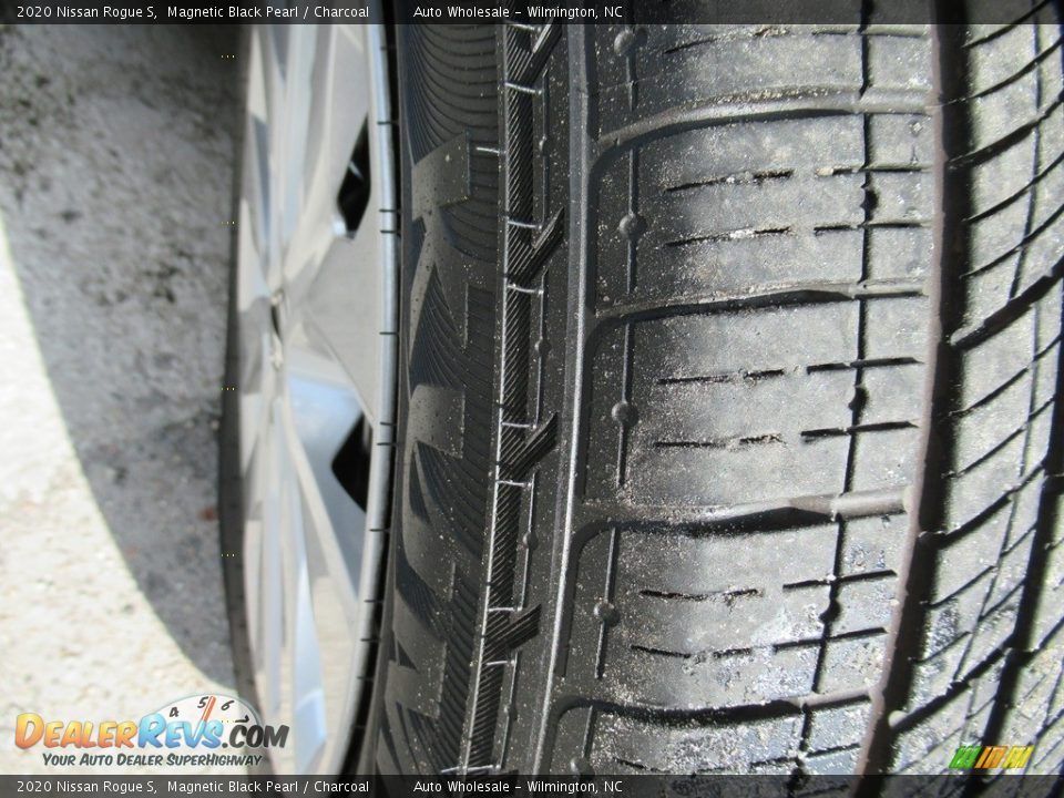 2020 Nissan Rogue S Magnetic Black Pearl / Charcoal Photo #8