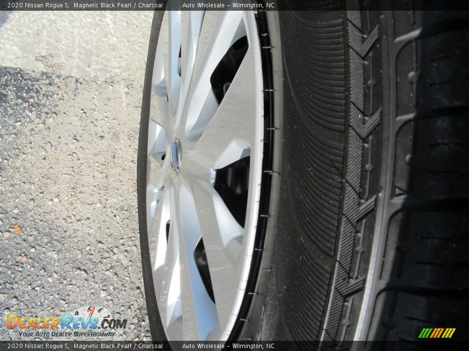 2020 Nissan Rogue S Magnetic Black Pearl / Charcoal Photo #10