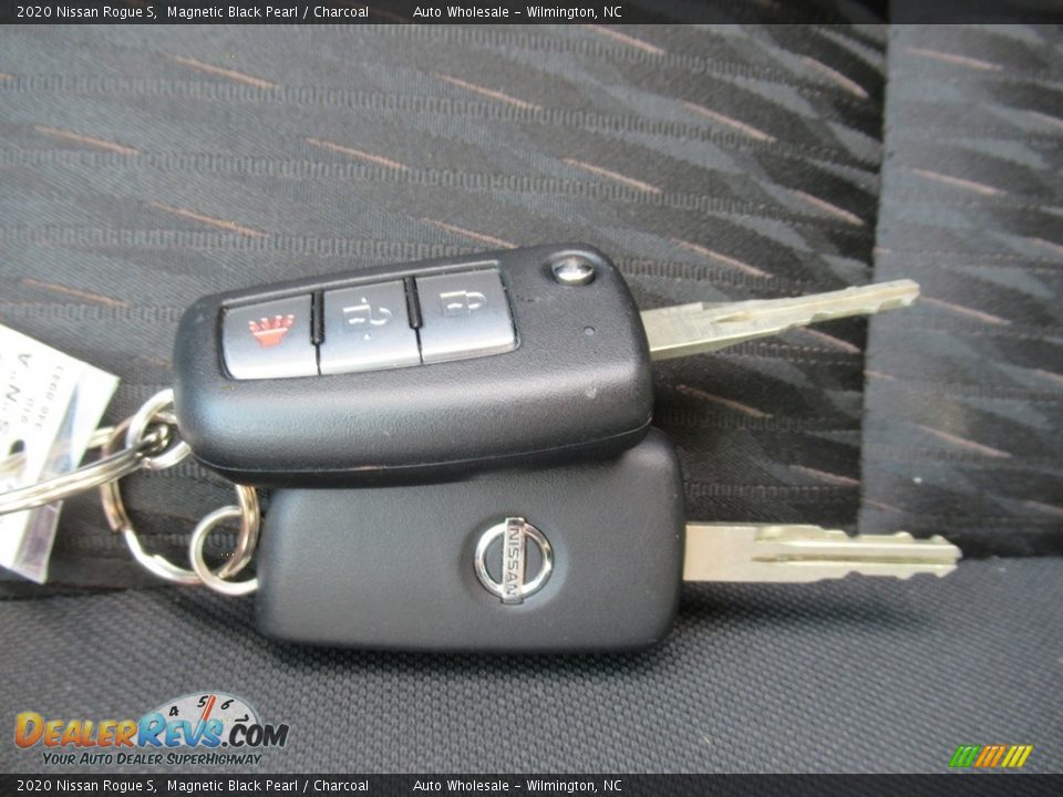 2020 Nissan Rogue S Magnetic Black Pearl / Charcoal Photo #20