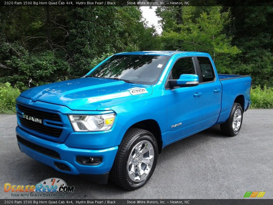 Front 3/4 View of 2020 Ram 1500 Big Horn Quad Cab 4x4 Photo #2