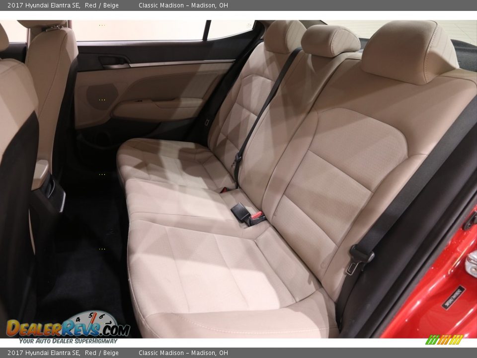 2017 Hyundai Elantra SE Red / Beige Photo #16