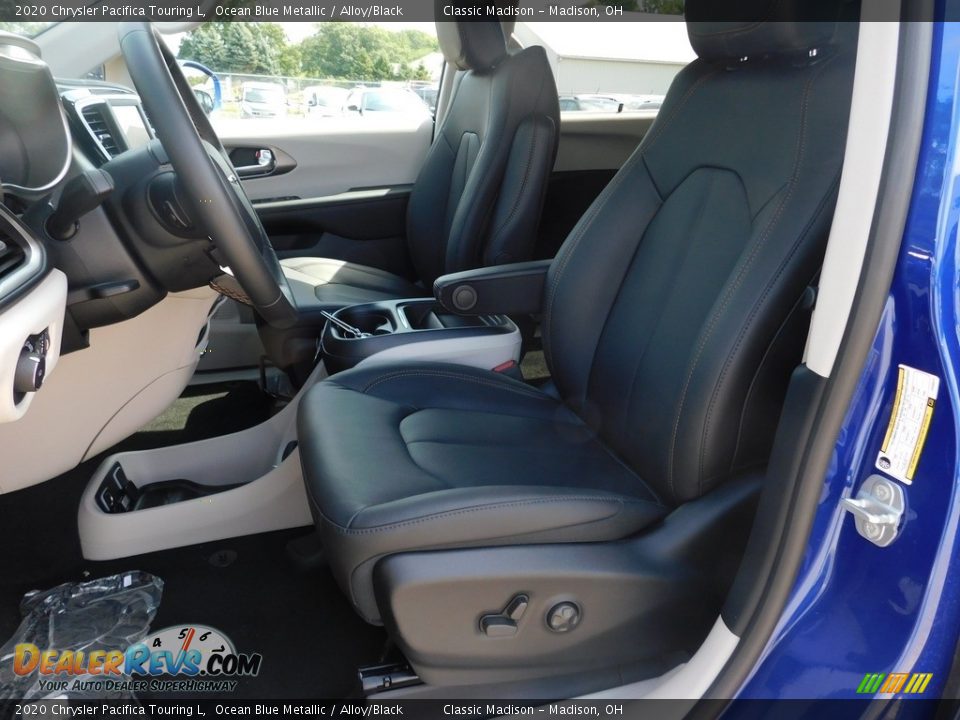 2020 Chrysler Pacifica Touring L Ocean Blue Metallic / Alloy/Black Photo #9