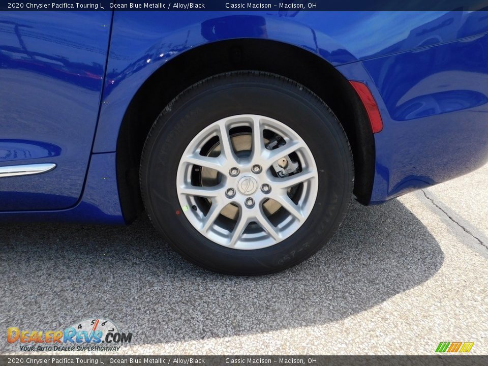 2020 Chrysler Pacifica Touring L Ocean Blue Metallic / Alloy/Black Photo #15