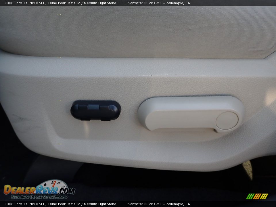 2008 Ford Taurus X SEL Dune Pearl Metallic / Medium Light Stone Photo #16