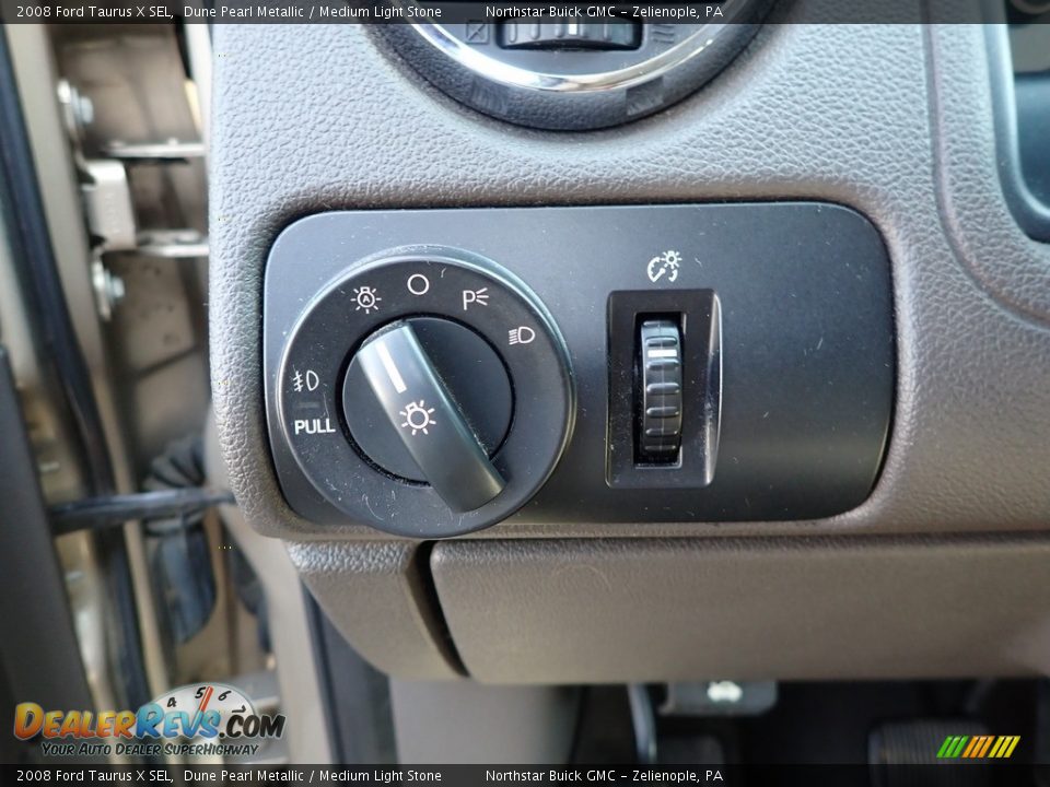 2008 Ford Taurus X SEL Dune Pearl Metallic / Medium Light Stone Photo #17