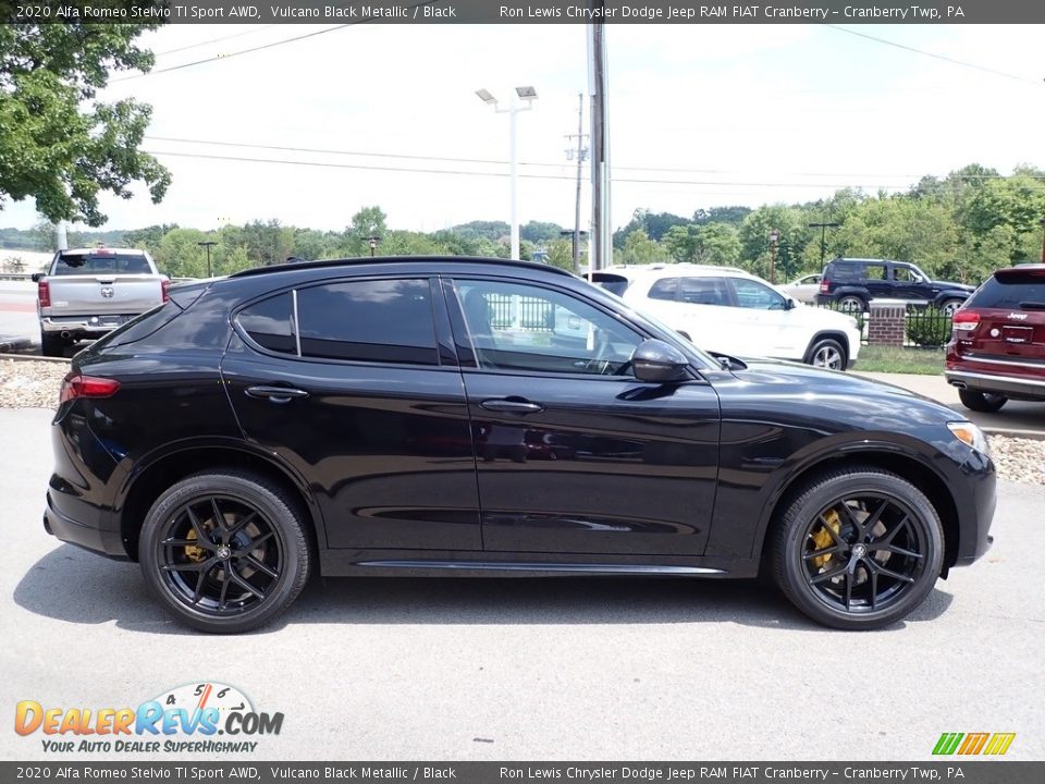 Vulcano Black Metallic 2020 Alfa Romeo Stelvio TI Sport AWD Photo #4