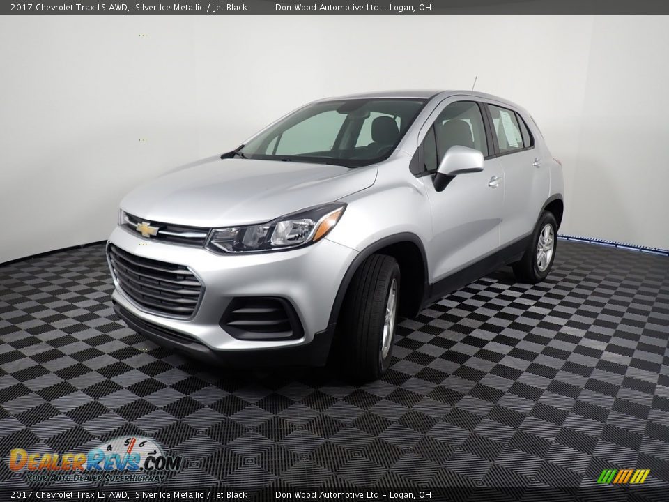 2017 Chevrolet Trax LS AWD Silver Ice Metallic / Jet Black Photo #8