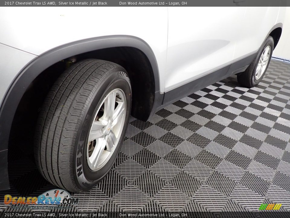 2017 Chevrolet Trax LS AWD Silver Ice Metallic / Jet Black Photo #9