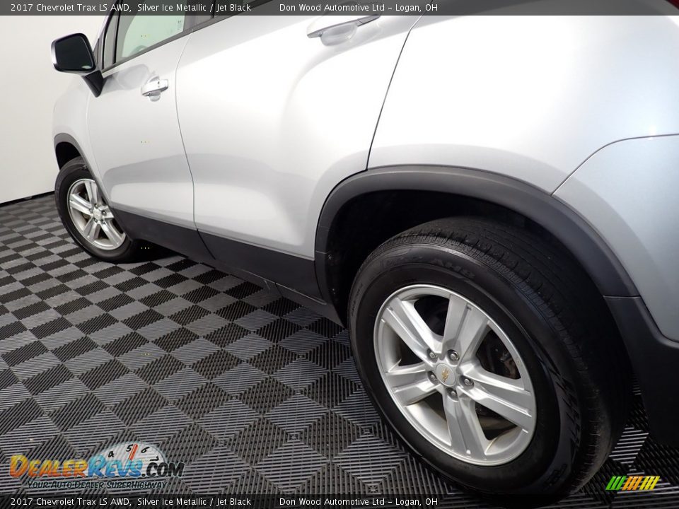 2017 Chevrolet Trax LS AWD Silver Ice Metallic / Jet Black Photo #10