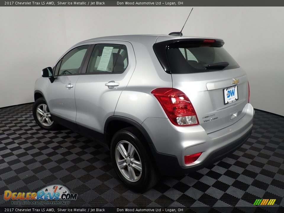 2017 Chevrolet Trax LS AWD Silver Ice Metallic / Jet Black Photo #11