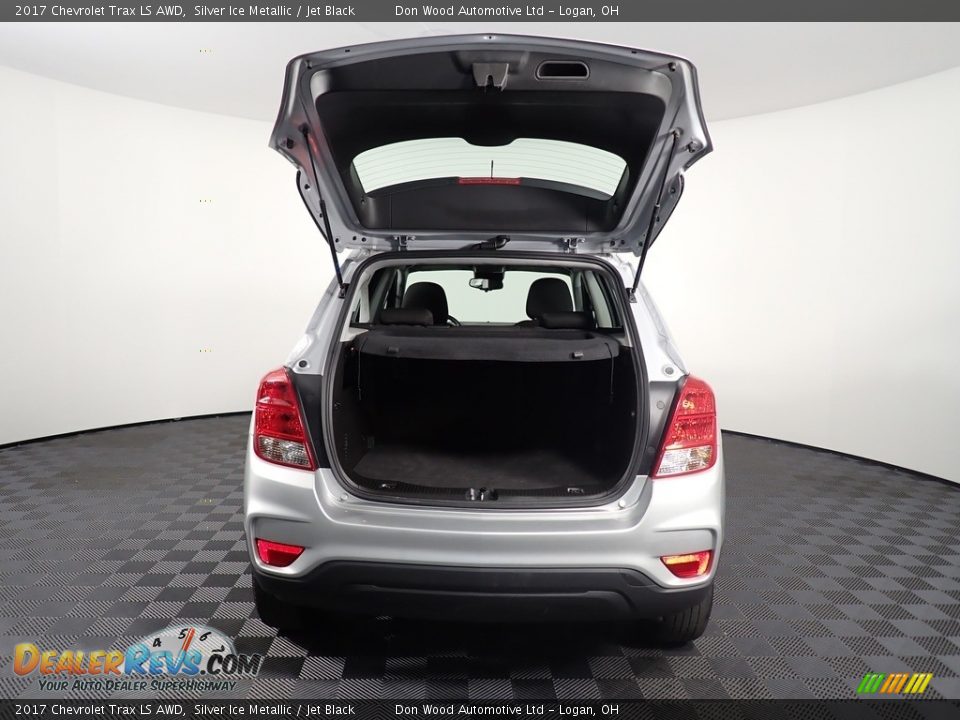 2017 Chevrolet Trax LS AWD Silver Ice Metallic / Jet Black Photo #13