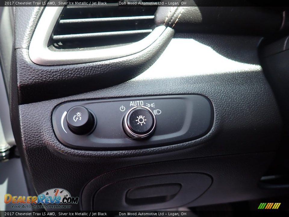 2017 Chevrolet Trax LS AWD Silver Ice Metallic / Jet Black Photo #19