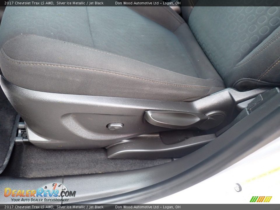 2017 Chevrolet Trax LS AWD Silver Ice Metallic / Jet Black Photo #20