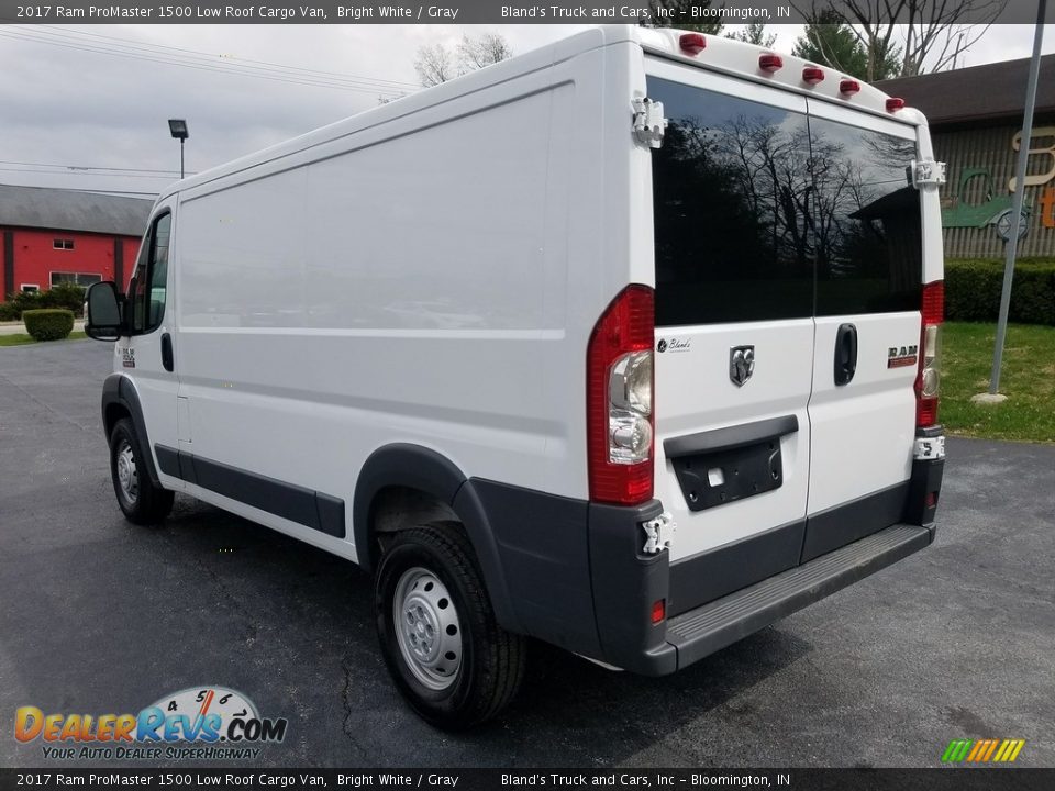 2017 Ram ProMaster 1500 Low Roof Cargo Van Bright White / Gray Photo #3