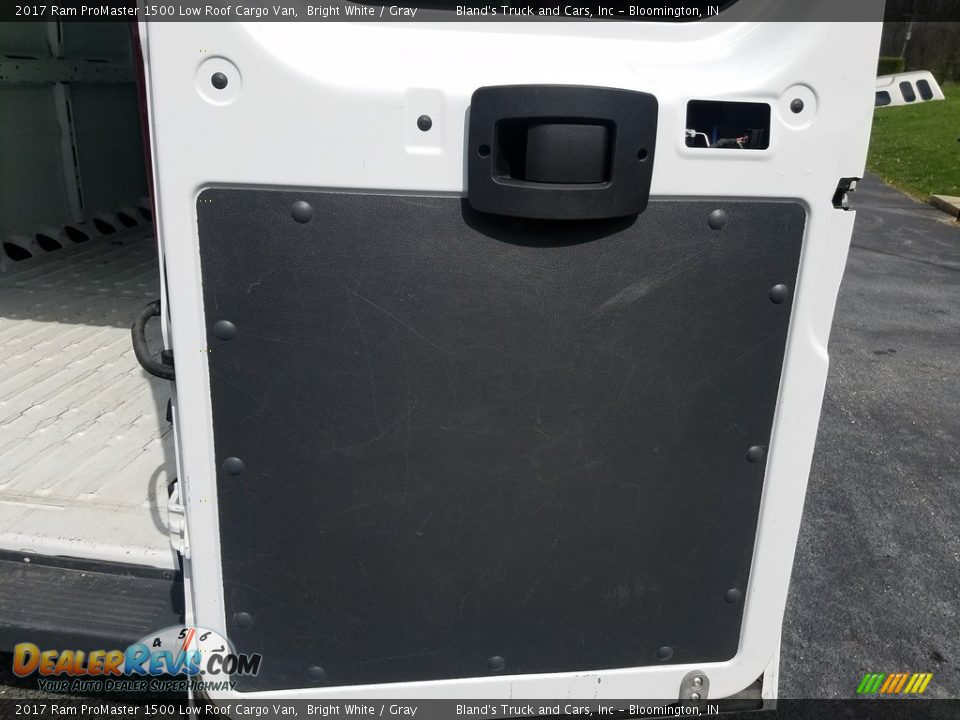 2017 Ram ProMaster 1500 Low Roof Cargo Van Bright White / Gray Photo #12