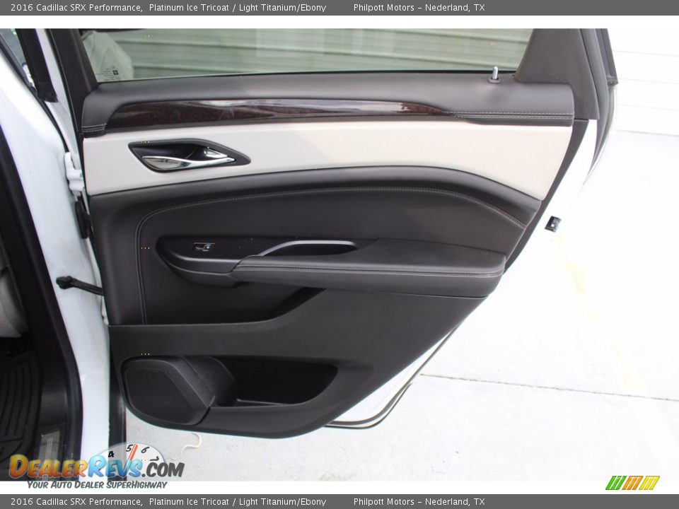2016 Cadillac SRX Performance Platinum Ice Tricoat / Light Titanium/Ebony Photo #31
