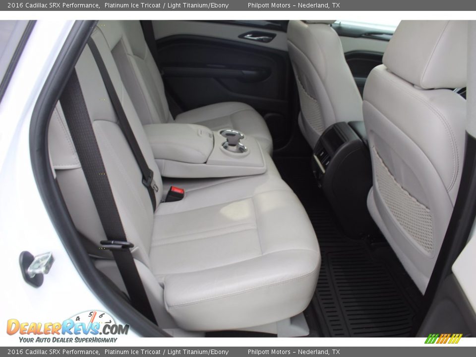 2016 Cadillac SRX Performance Platinum Ice Tricoat / Light Titanium/Ebony Photo #32