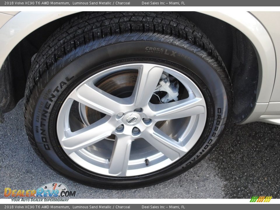 2018 Volvo XC90 T6 AWD Momentum Luminous Sand Metallic / Charcoal Photo #10