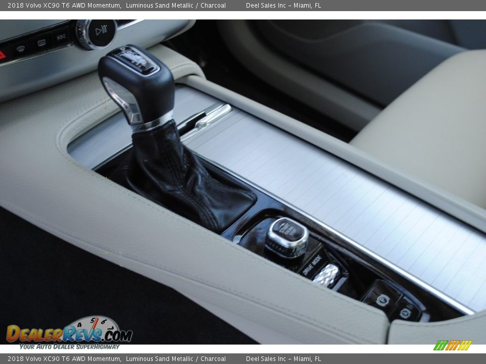2018 Volvo XC90 T6 AWD Momentum Luminous Sand Metallic / Charcoal Photo #13