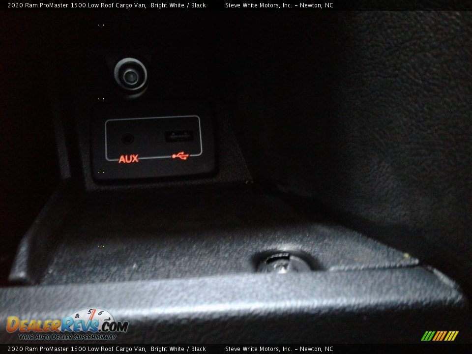 2020 Ram ProMaster 1500 Low Roof Cargo Van Bright White / Black Photo #19