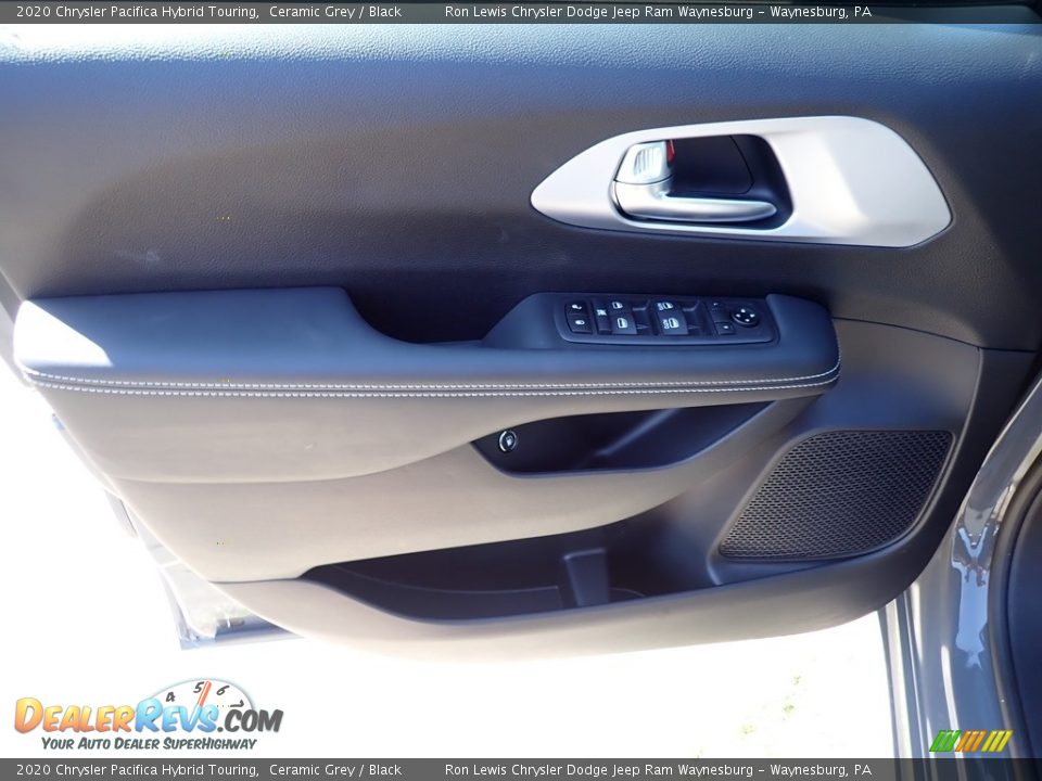 2020 Chrysler Pacifica Hybrid Touring Ceramic Grey / Black Photo #13