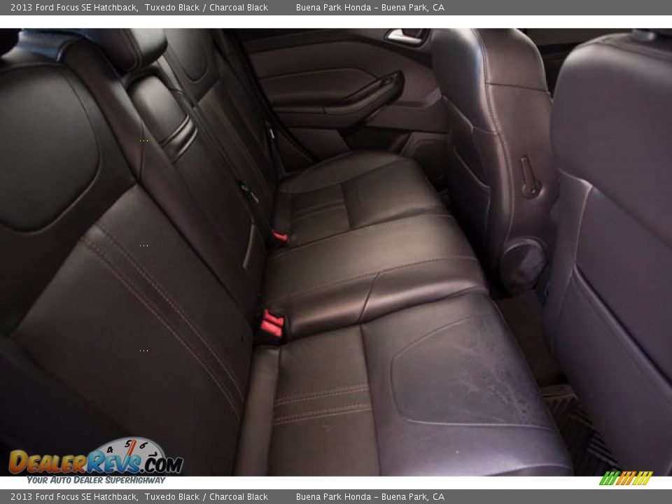 2013 Ford Focus SE Hatchback Tuxedo Black / Charcoal Black Photo #17