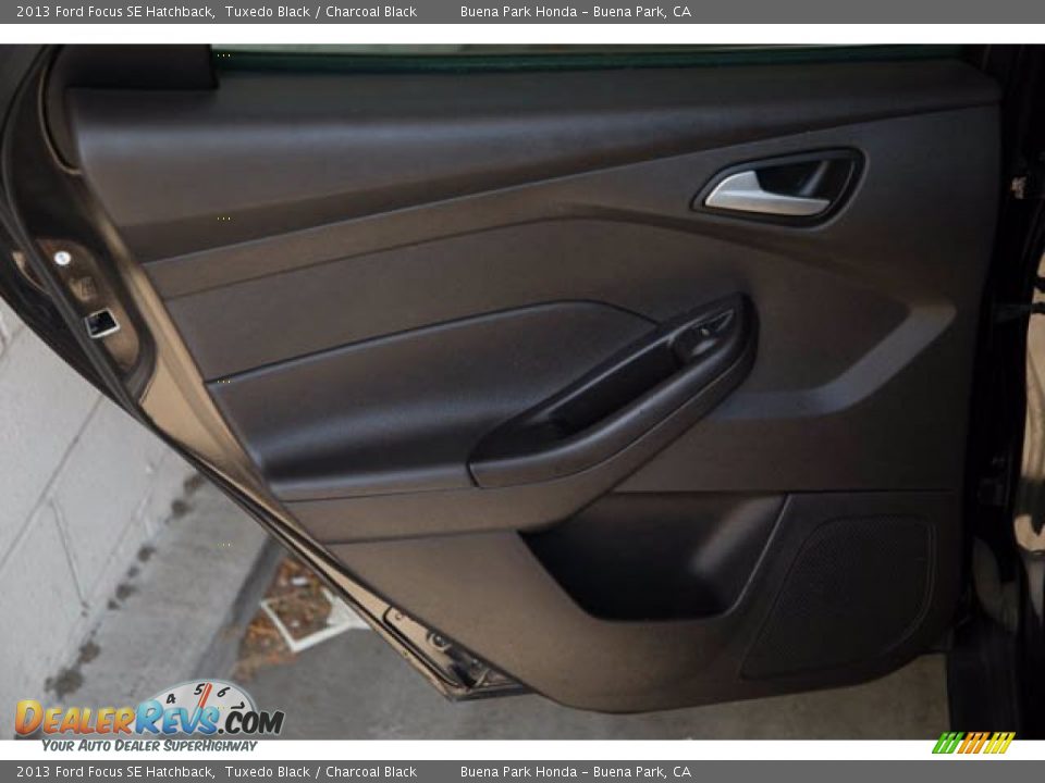 2013 Ford Focus SE Hatchback Tuxedo Black / Charcoal Black Photo #24