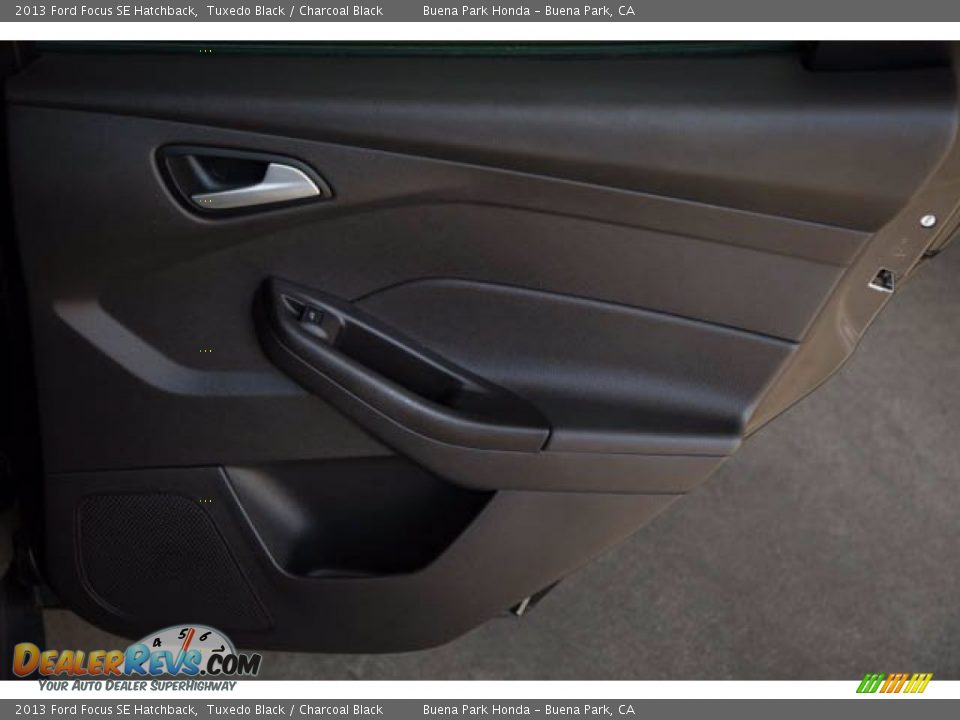 2013 Ford Focus SE Hatchback Tuxedo Black / Charcoal Black Photo #25