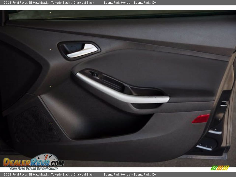 2013 Ford Focus SE Hatchback Tuxedo Black / Charcoal Black Photo #26