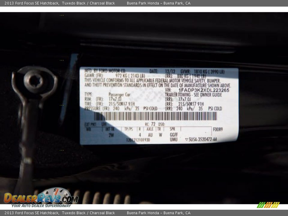 2013 Ford Focus SE Hatchback Tuxedo Black / Charcoal Black Photo #31