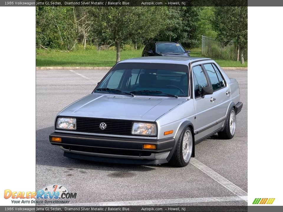 Front 3/4 View of 1986 Volkswagen Jetta GL Sedan Photo #1