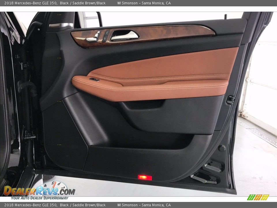 Door Panel of 2018 Mercedes-Benz GLE 350 Photo #30