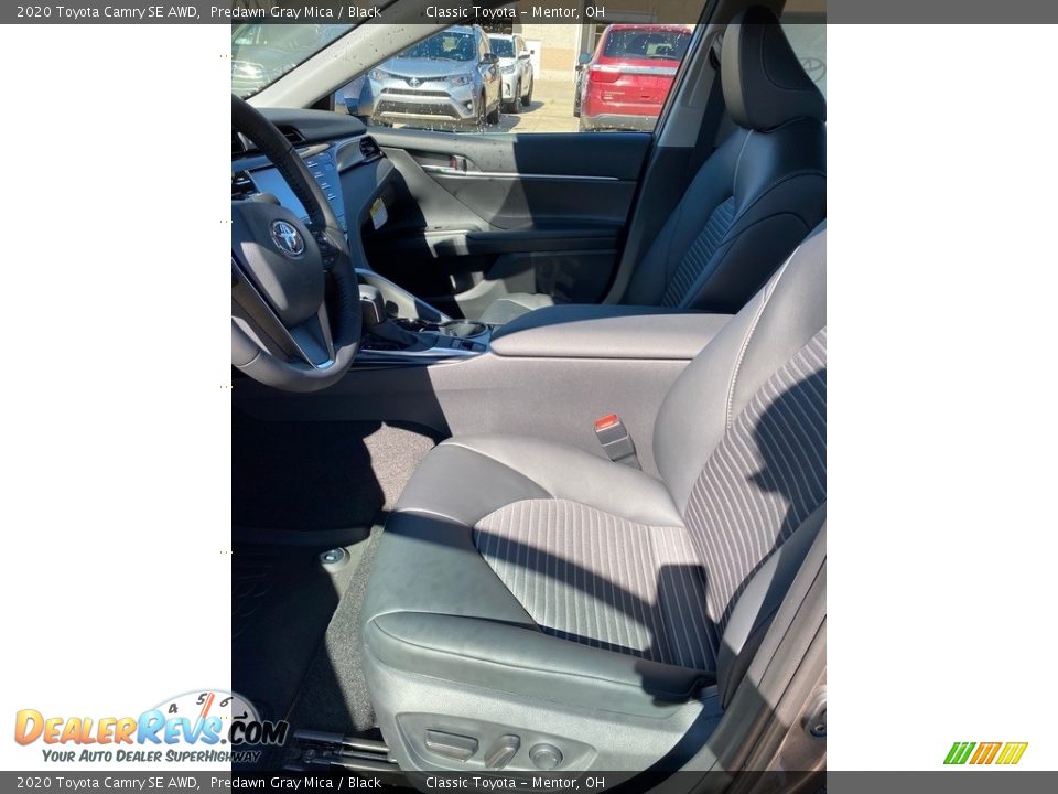 2020 Toyota Camry SE AWD Predawn Gray Mica / Black Photo #2