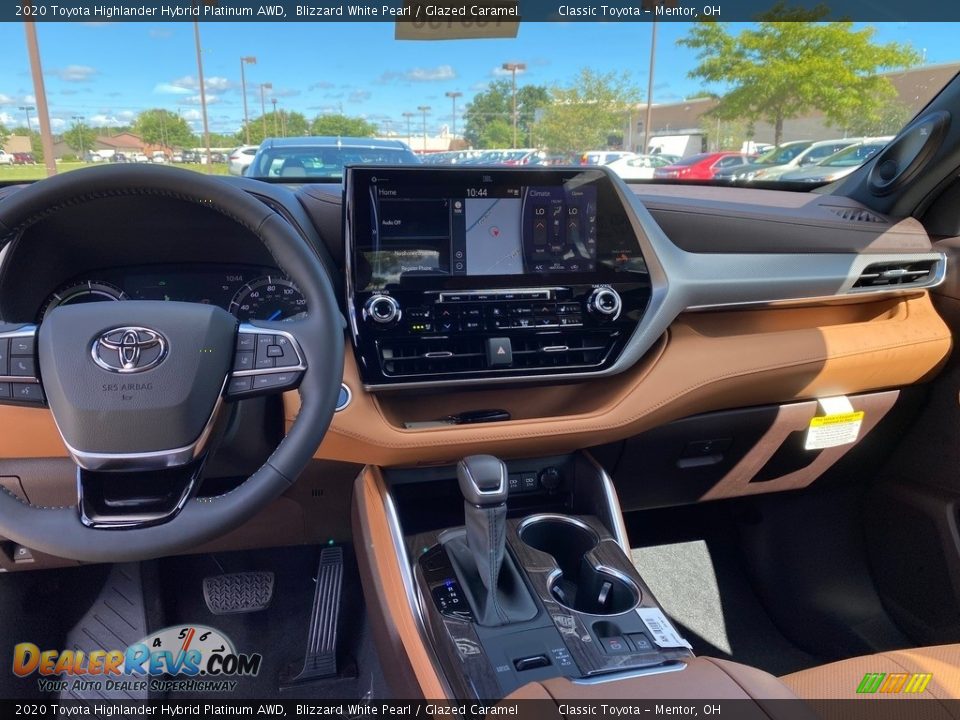 Dashboard of 2020 Toyota Highlander Hybrid Platinum AWD Photo #4