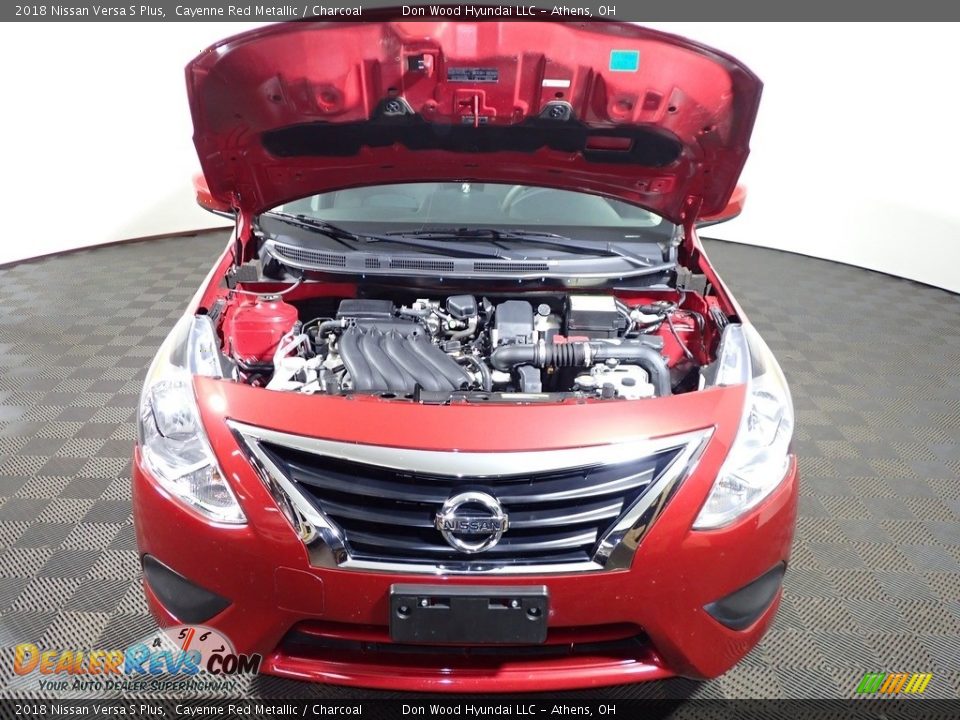 2018 Nissan Versa S Plus Cayenne Red Metallic / Charcoal Photo #5
