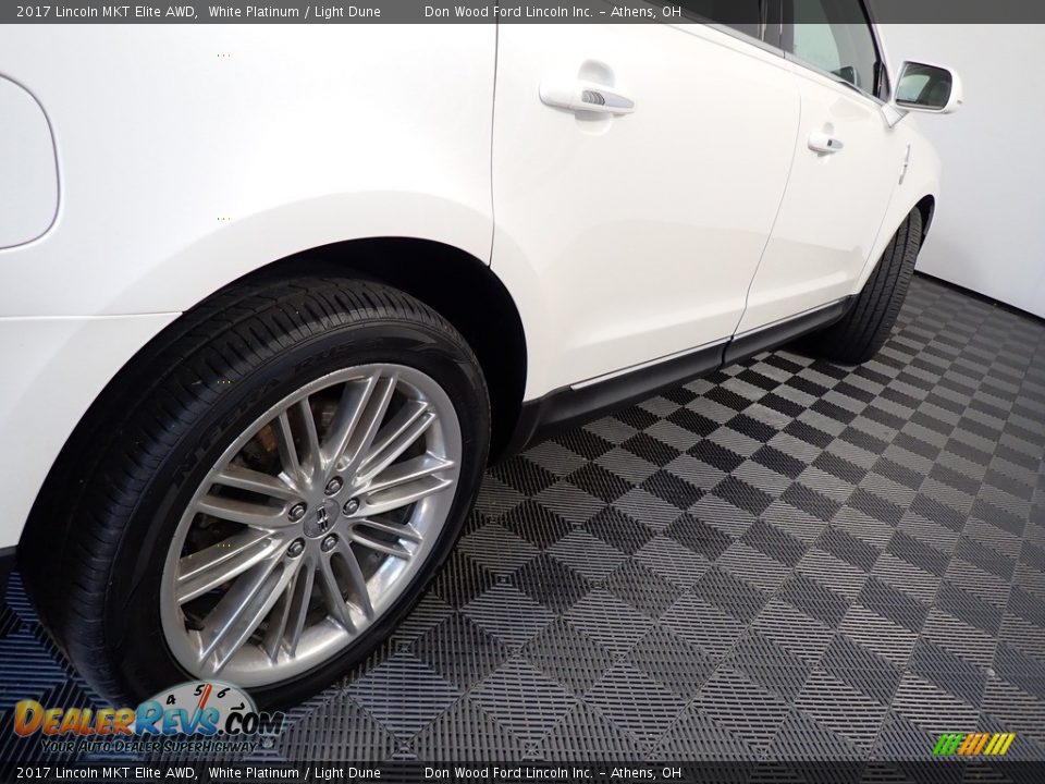 2017 Lincoln MKT Elite AWD White Platinum / Light Dune Photo #21