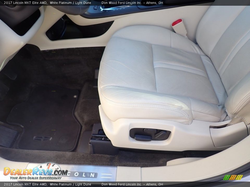Front Seat of 2017 Lincoln MKT Elite AWD Photo #25