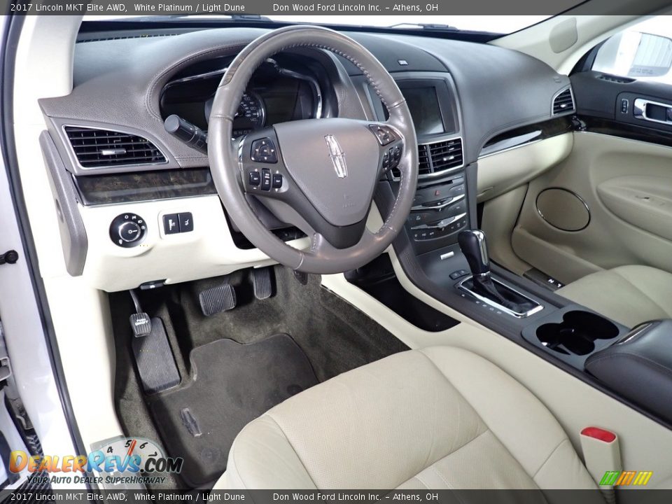 Light Dune Interior - 2017 Lincoln MKT Elite AWD Photo #34