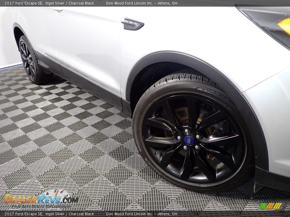 2017 Ford Escape SE Ingot Silver / Charcoal Black Photo #4