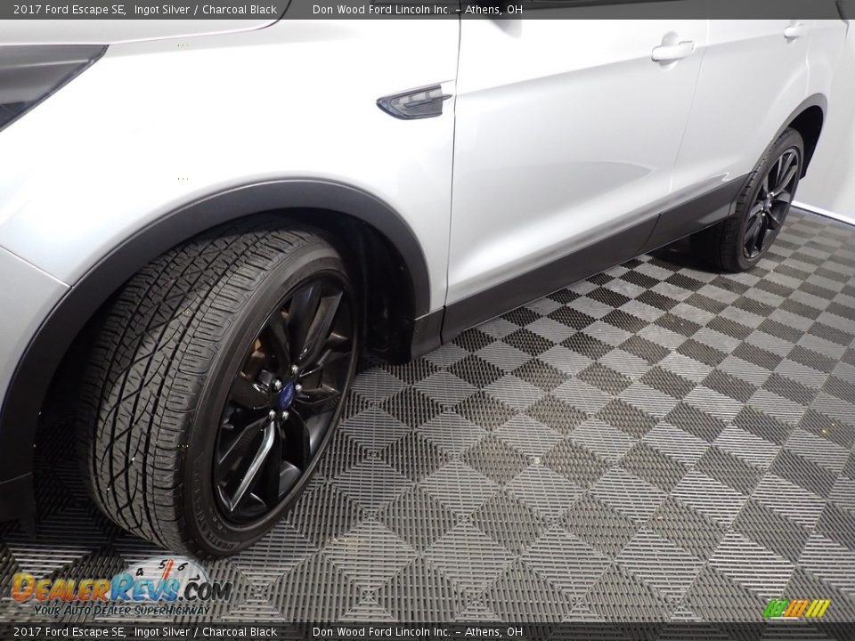 2017 Ford Escape SE Ingot Silver / Charcoal Black Photo #9