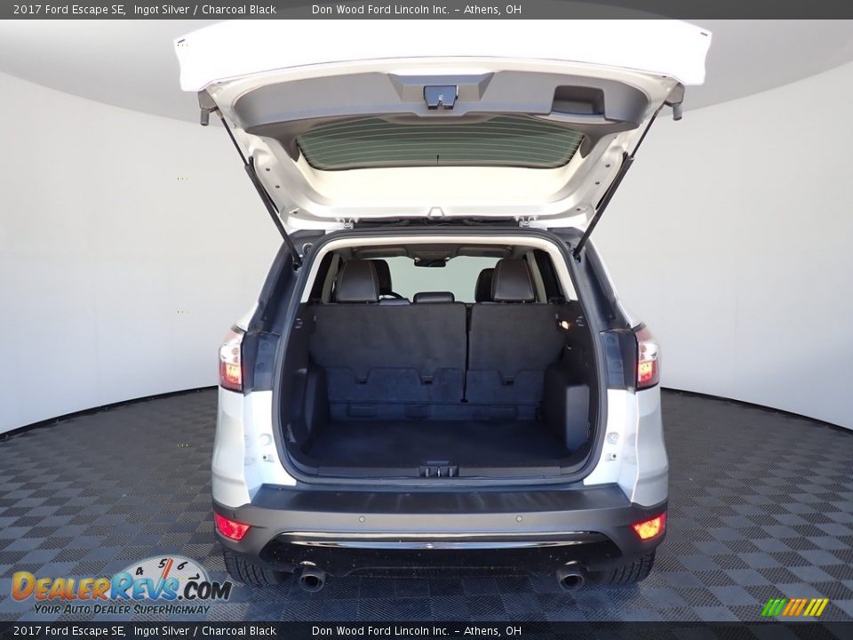 2017 Ford Escape SE Ingot Silver / Charcoal Black Photo #13