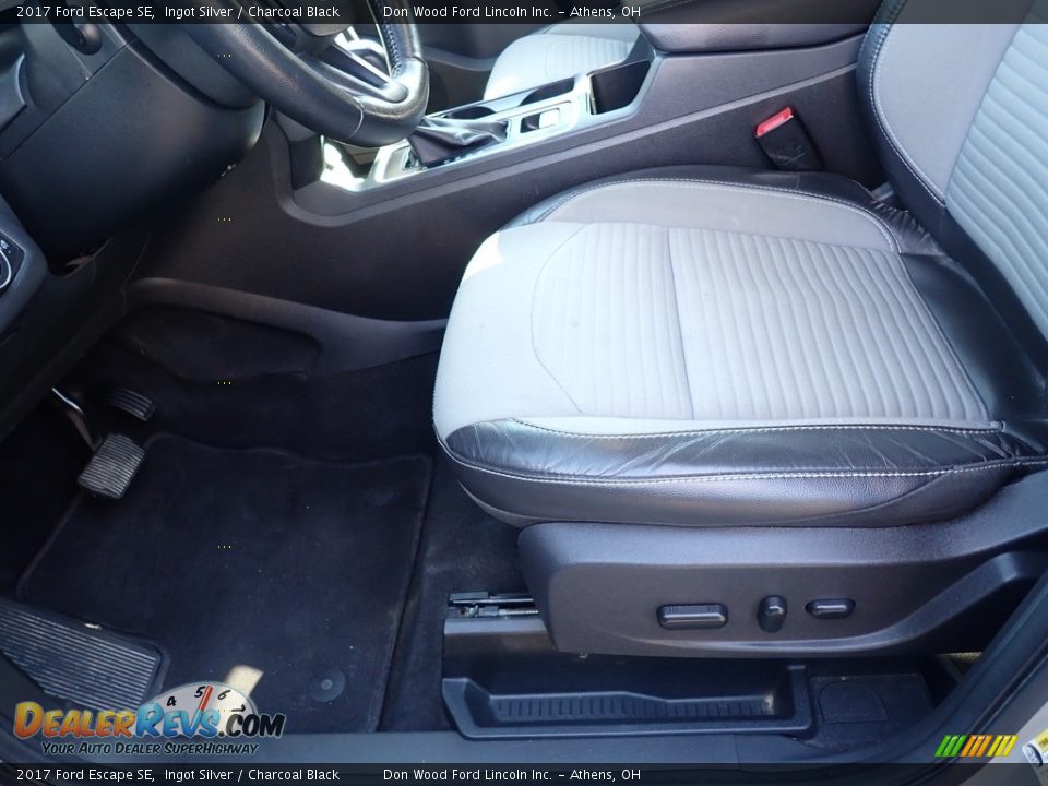2017 Ford Escape SE Ingot Silver / Charcoal Black Photo #19