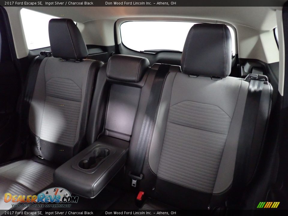 2017 Ford Escape SE Ingot Silver / Charcoal Black Photo #31