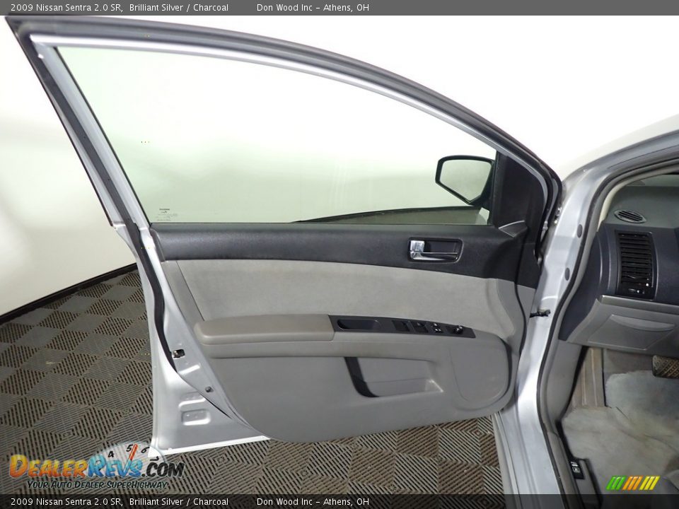 2009 Nissan Sentra 2.0 SR Brilliant Silver / Charcoal Photo #16