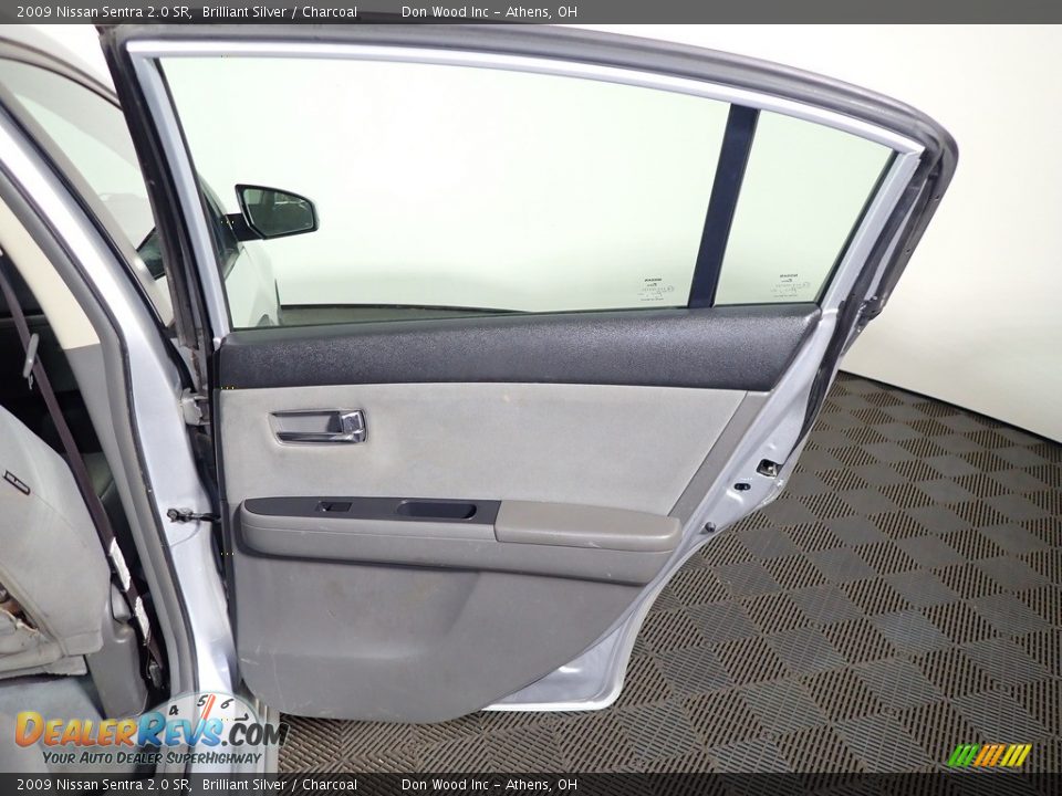 2009 Nissan Sentra 2.0 SR Brilliant Silver / Charcoal Photo #22