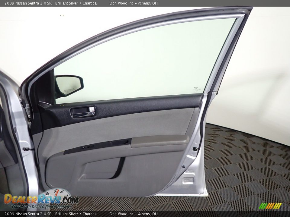 2009 Nissan Sentra 2.0 SR Brilliant Silver / Charcoal Photo #24