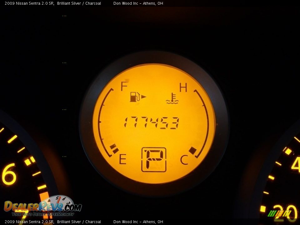 2009 Nissan Sentra 2.0 SR Brilliant Silver / Charcoal Photo #28