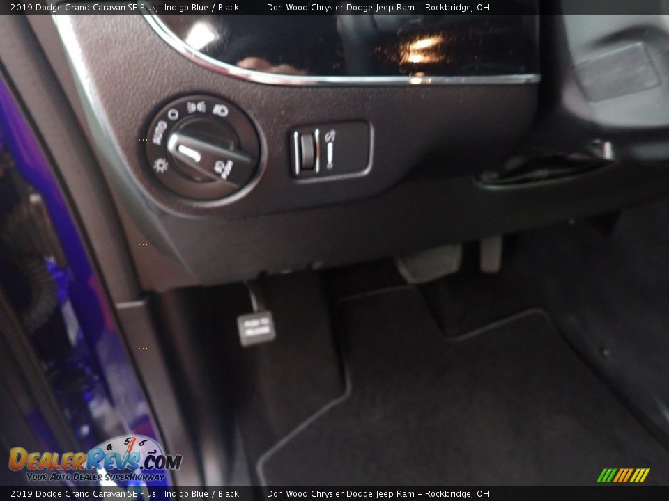 2019 Dodge Grand Caravan SE Plus Indigo Blue / Black Photo #21